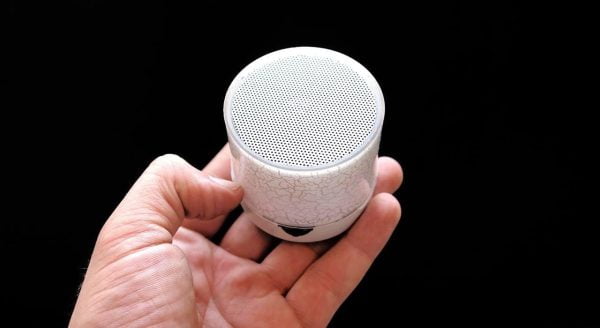 Stone-Design-Portable-Bluetooth-Speaker-4.jpg